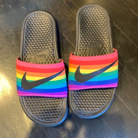 nike pride flip flops